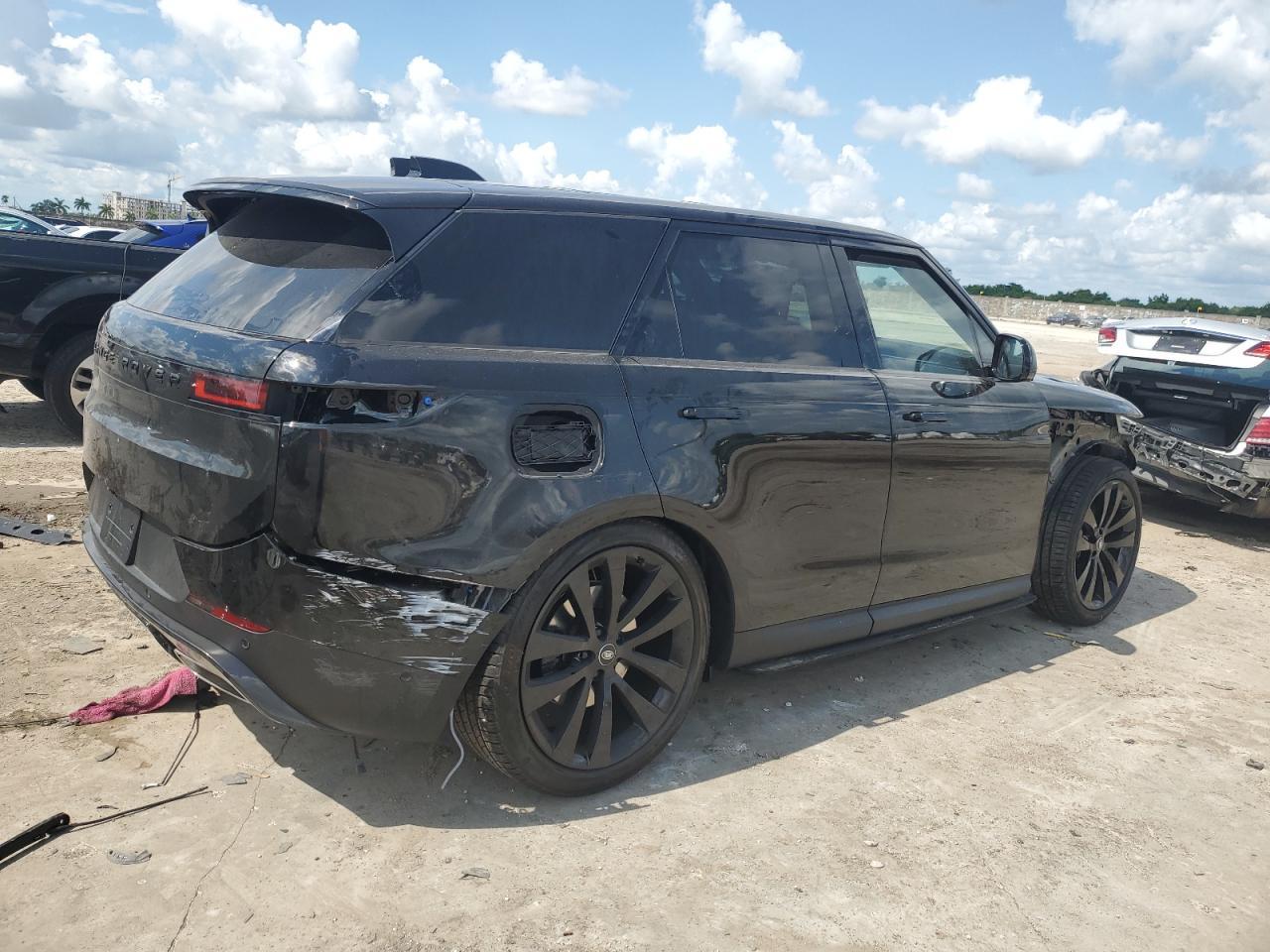 2024 Land Rover Range Rover Sport - Image 5
