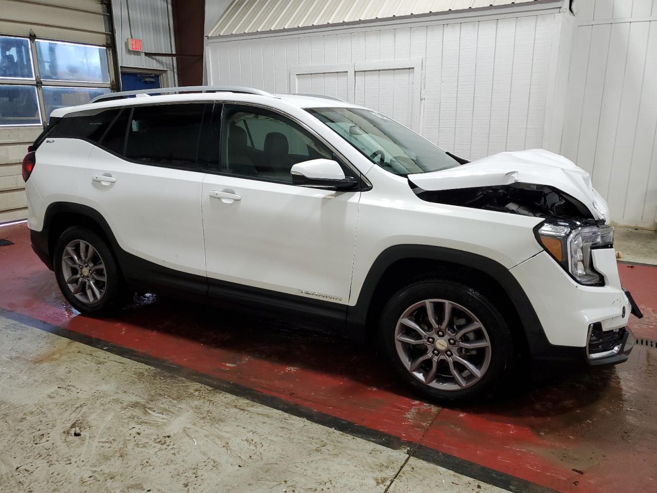 2023 GMC TERRAIN - Image 4