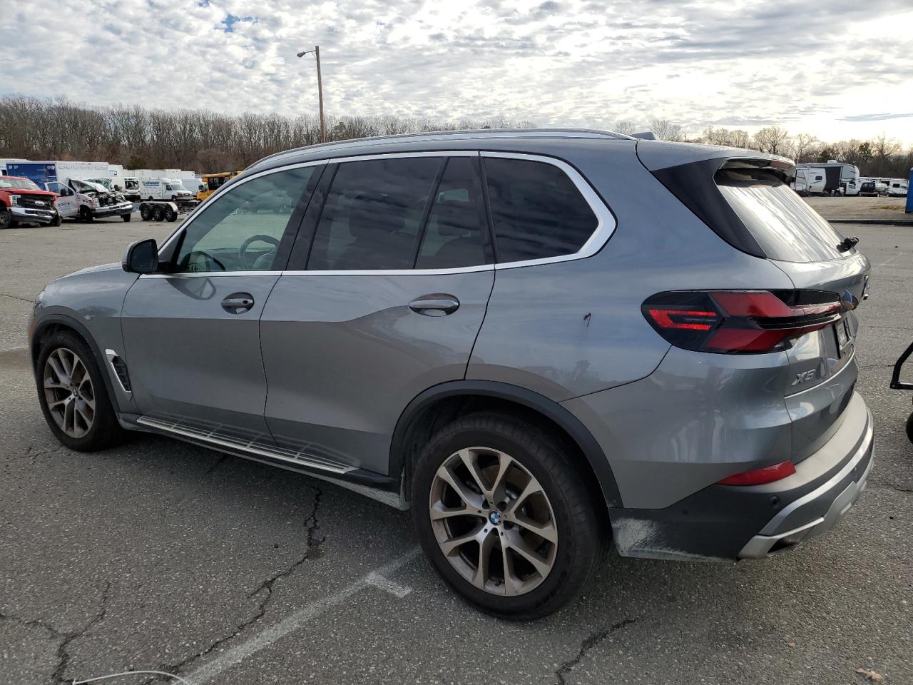2024 BMW X5 - Image 2
