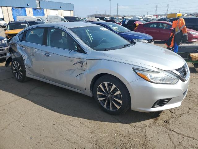 2017 Nissan ALTIMA - Image 4