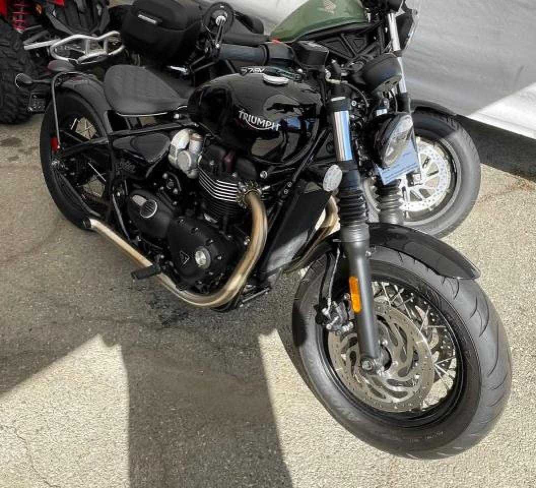 TRIUMPH MOTORCYCLE BONNEVILLE