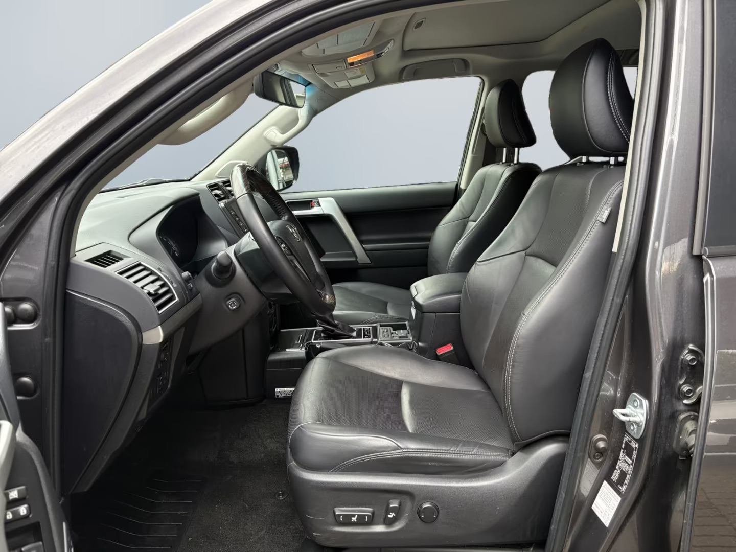 2021 Toyota Land Cruiser Prado - Image 7