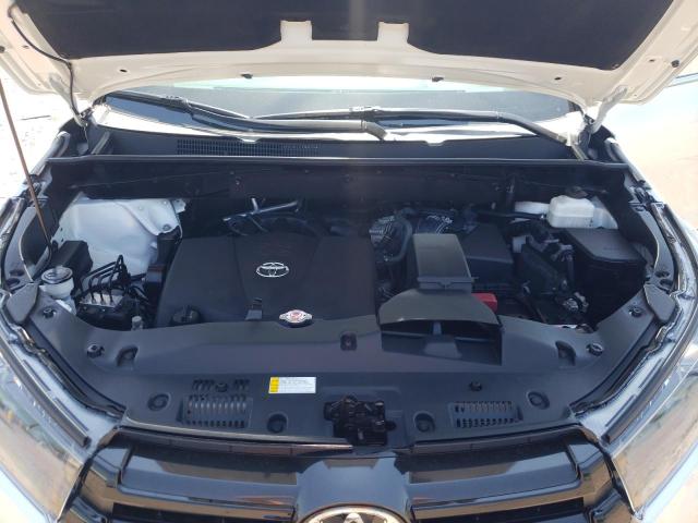 2019 Toyota Highlander - Image 13