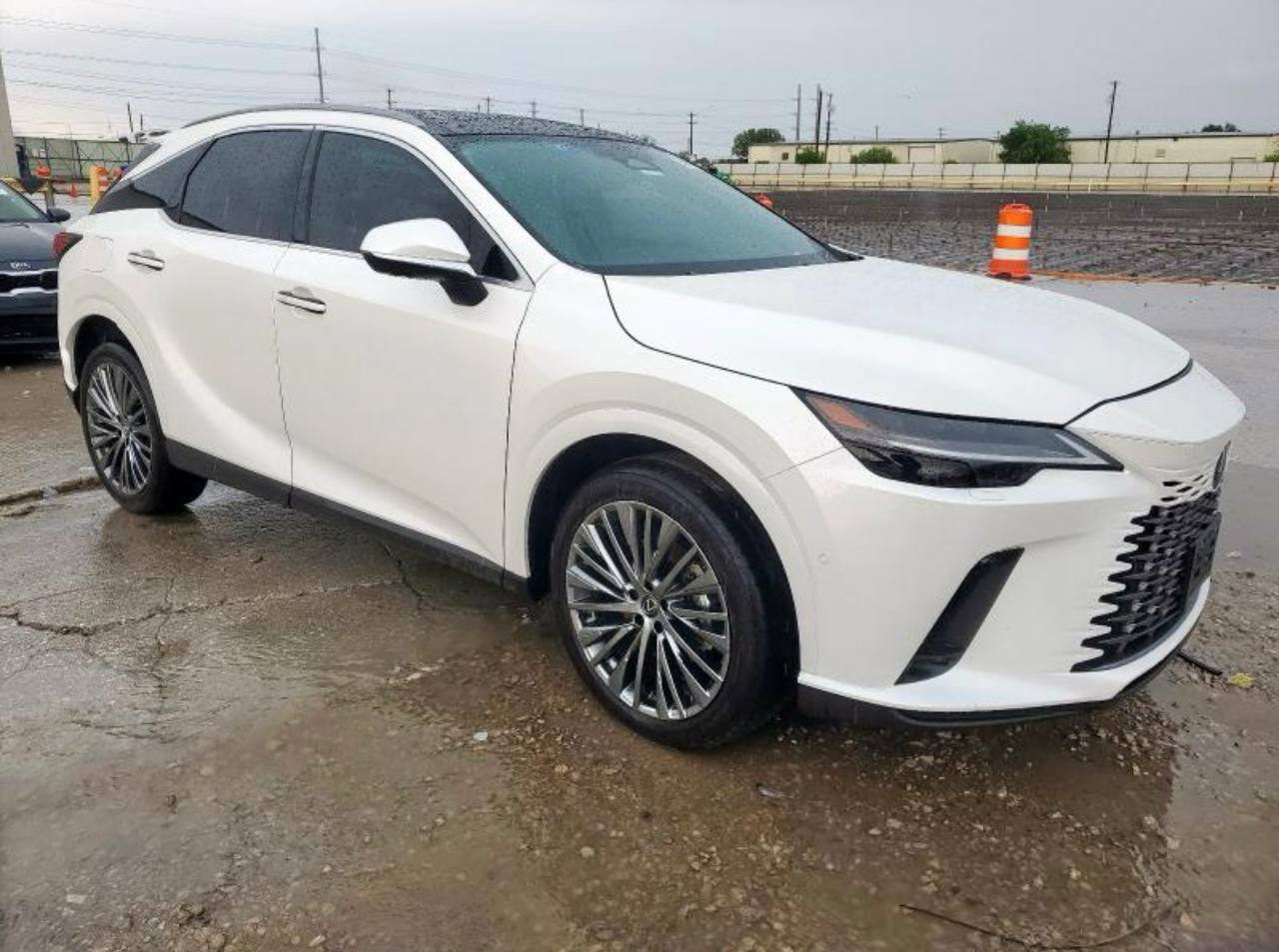 2024 Lexus RX450 - Image 5