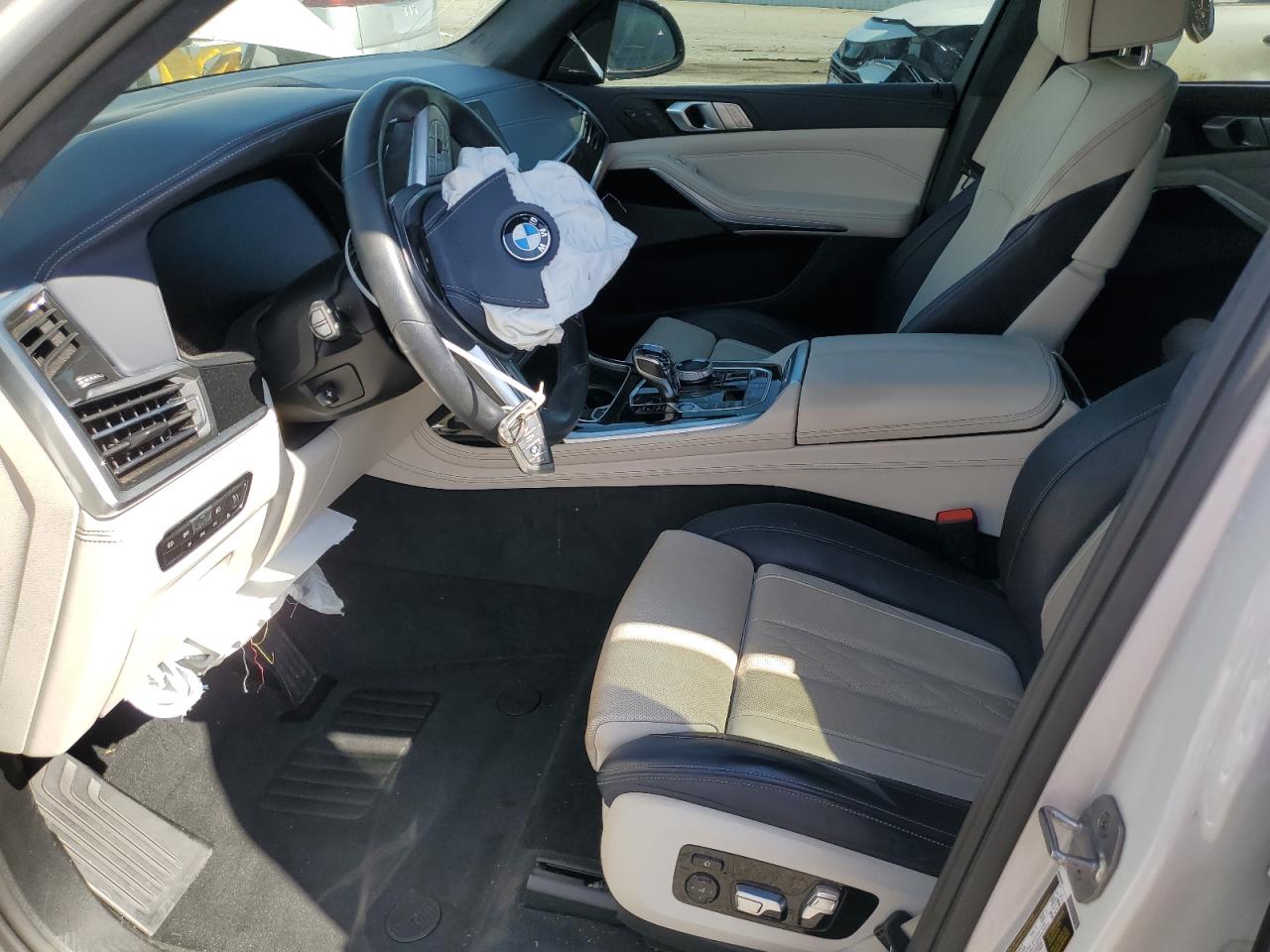 2019 BMW X7 - Image 8