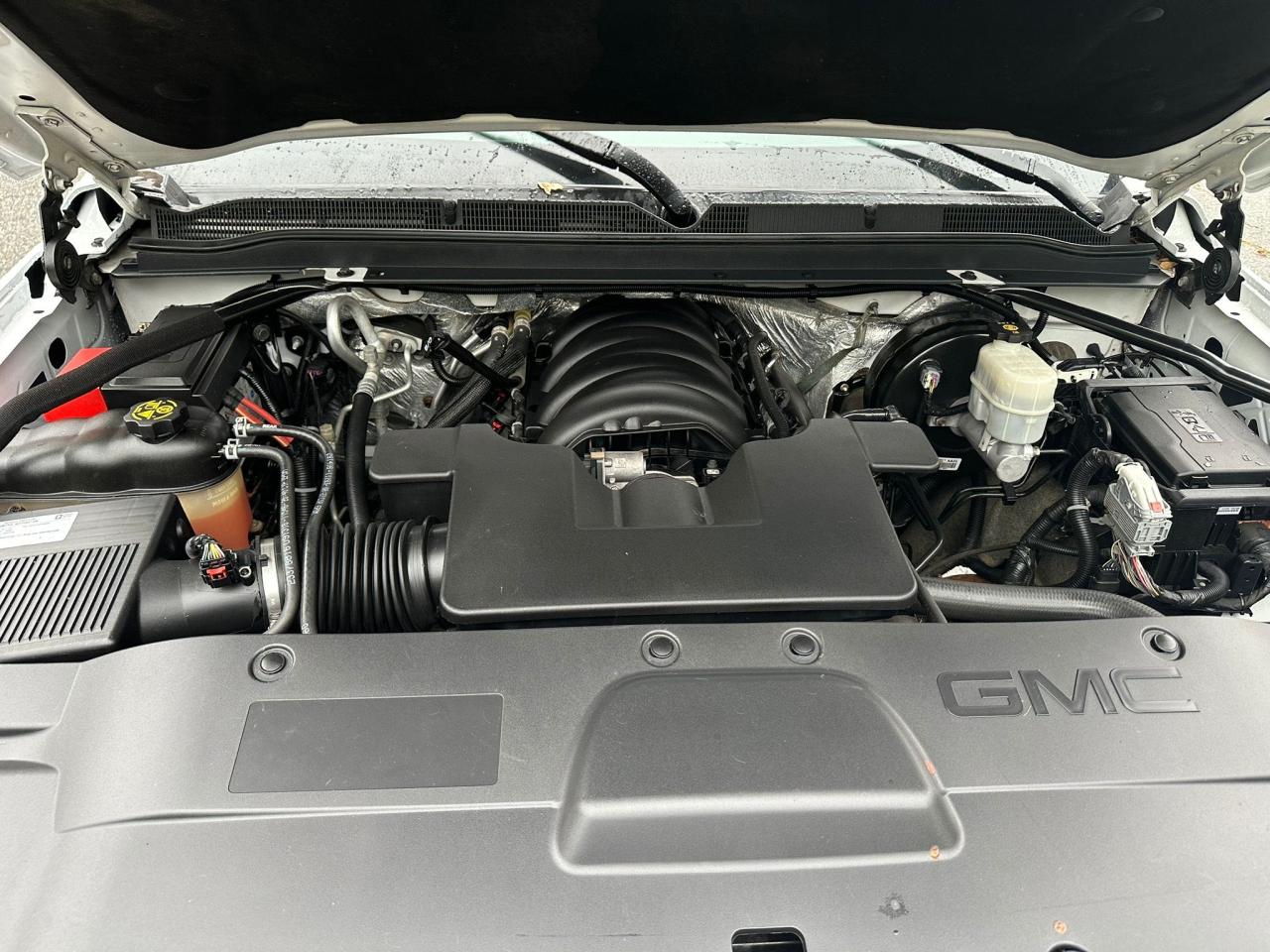 2017 GMC YUKON - Image 7