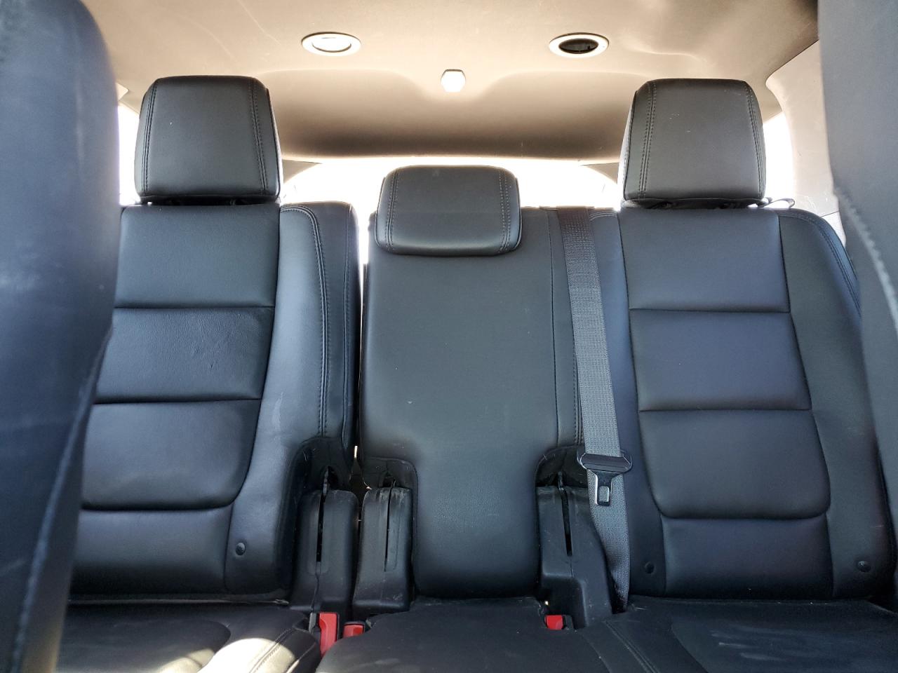 2015 Ford Explorer - Image 10