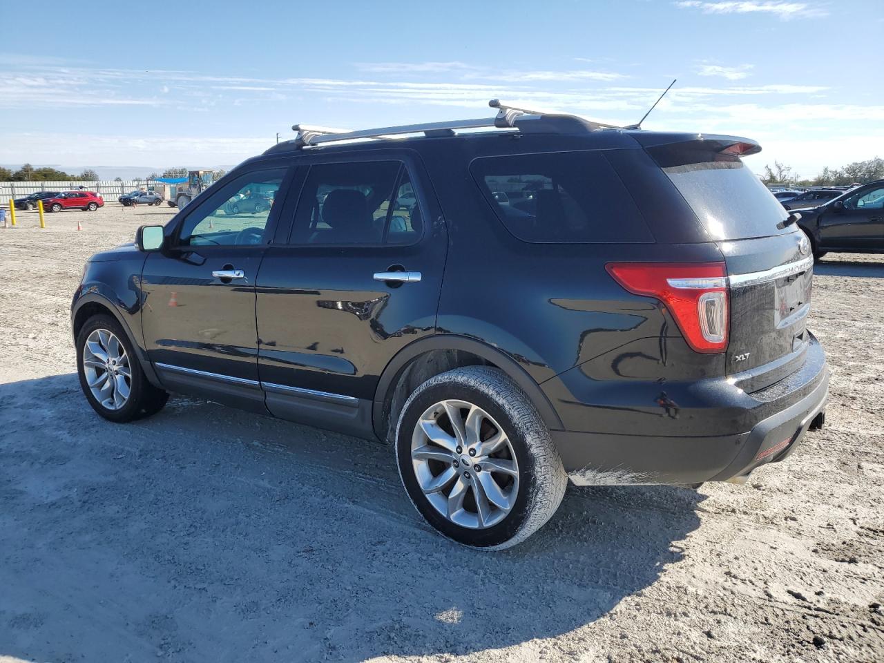 2015 Ford Explorer - Image 2