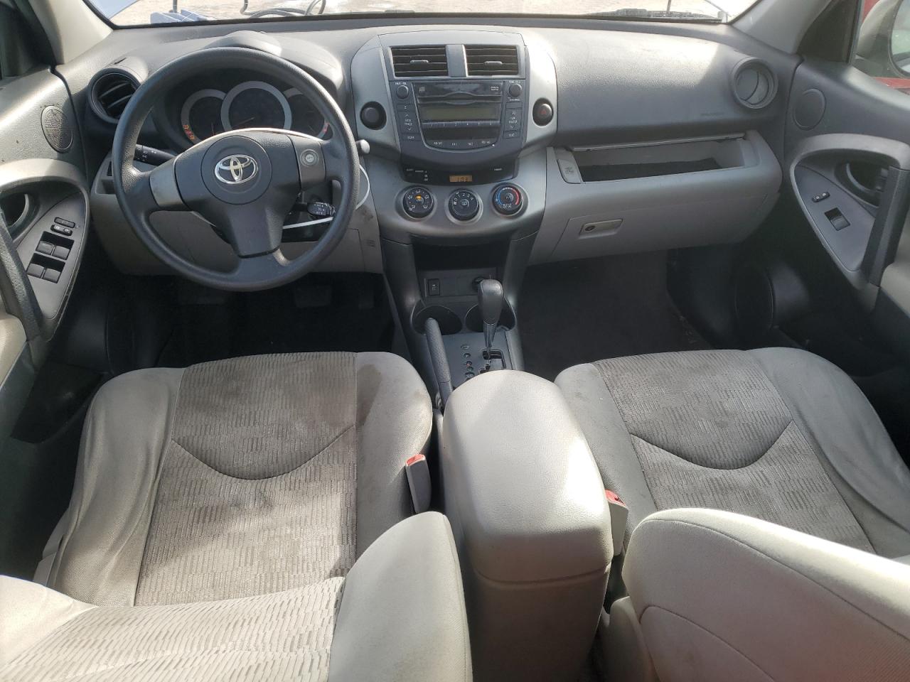 2011 TOYOTA RAV4 - Image 8