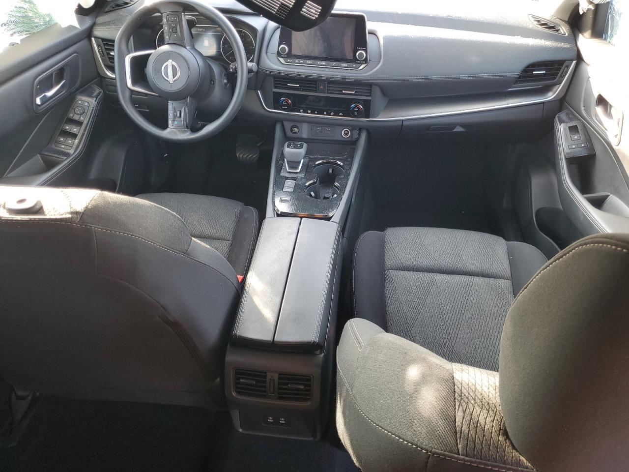 2024 Nissan Rogue - Image 8