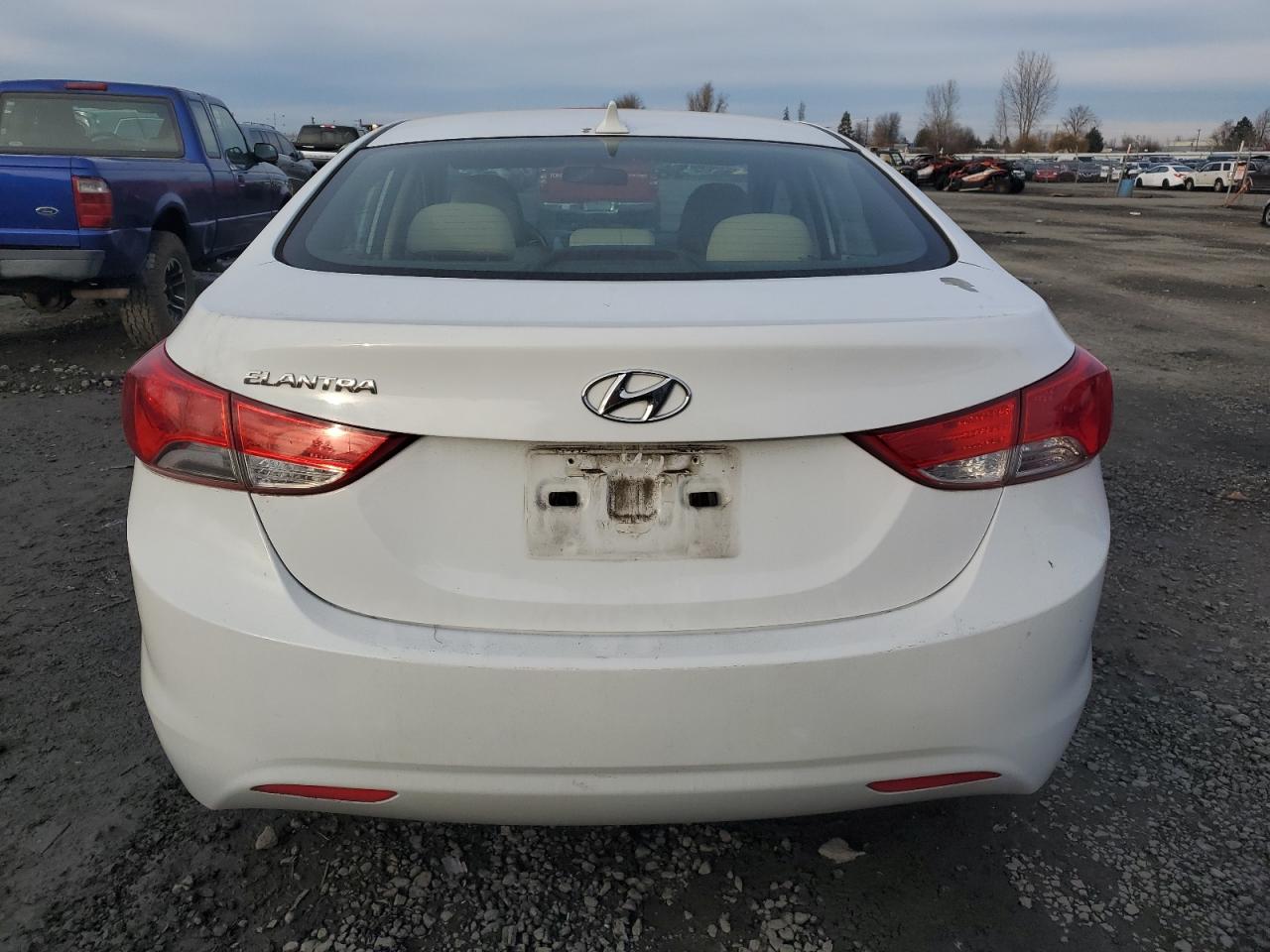 2011 HYUNDAI ELANTRA - Image 6