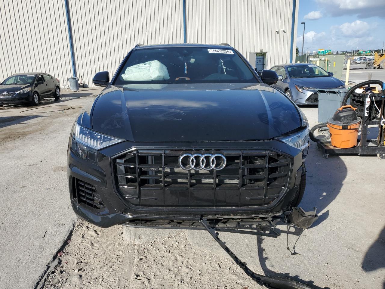 2023 AUDI Q8 - Image 5