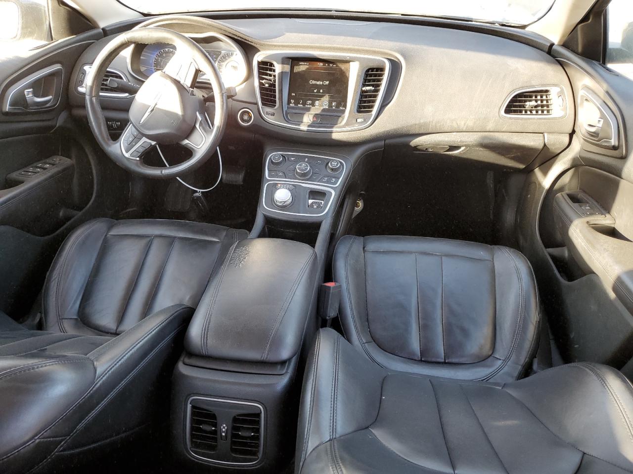 2017 Chrysler 200 - Image 8