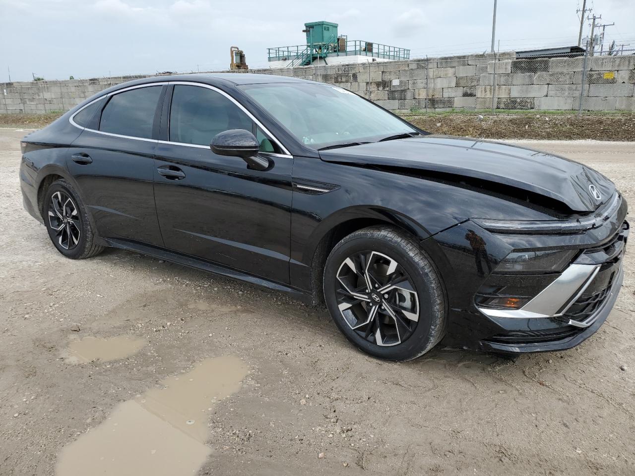 2024 HYUNDAI SONATA SEL BLACK - Image 4