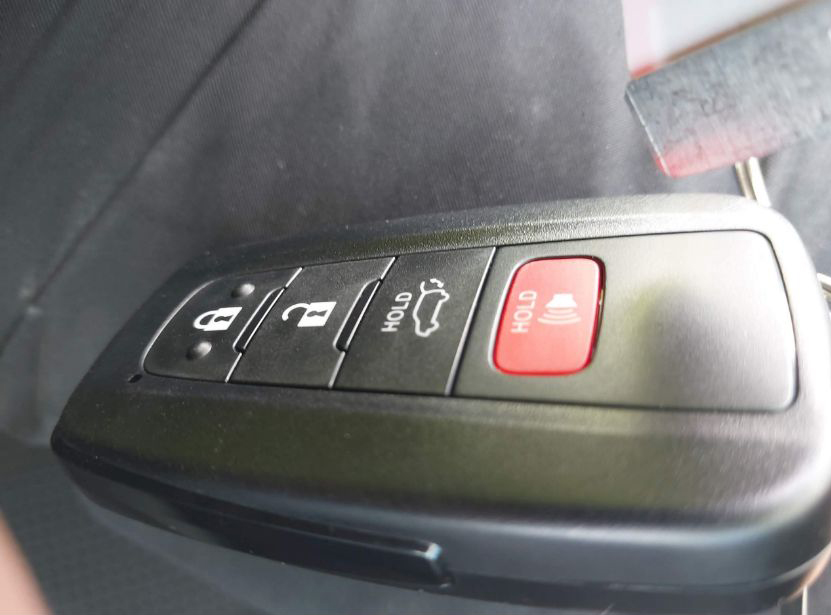 2020 Toyota RAV4 Hybrid - Image 9