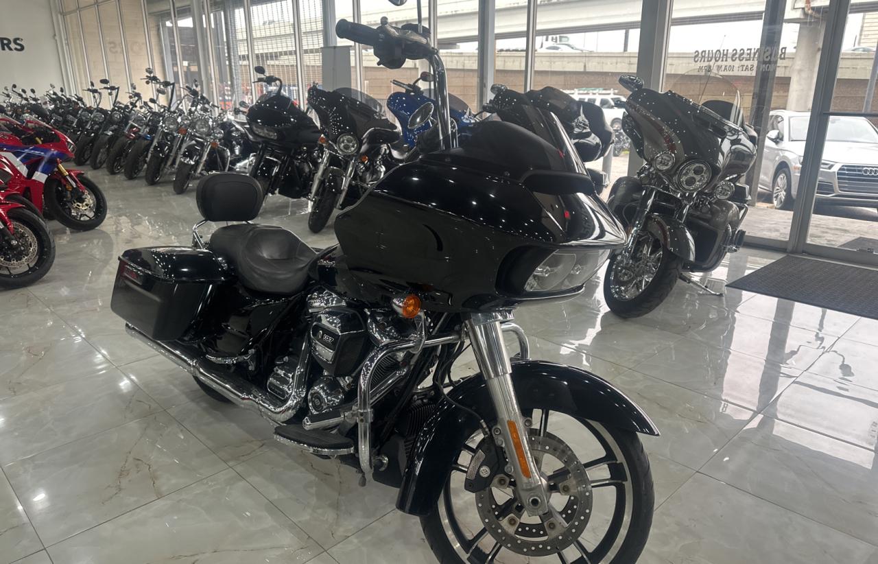 HARLEY-DAVIDSON FL BLACK