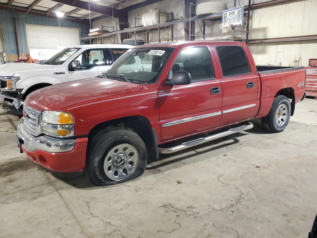 GMC SIERRA RED