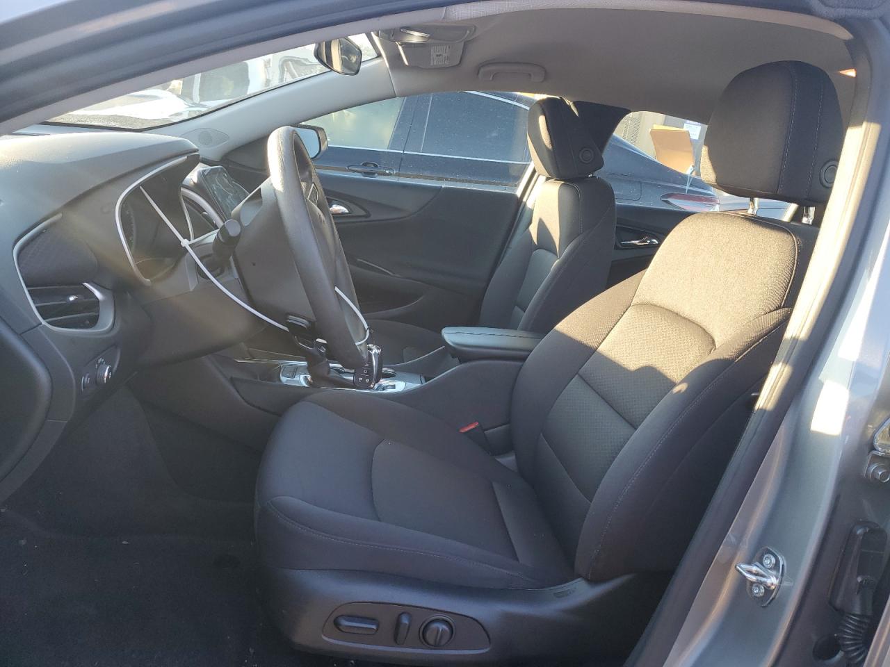 2024 CHEVROLET MALIBU SILVER - Image 7