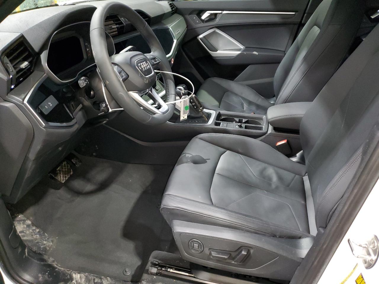 2025 Audi Q3 - Image 7