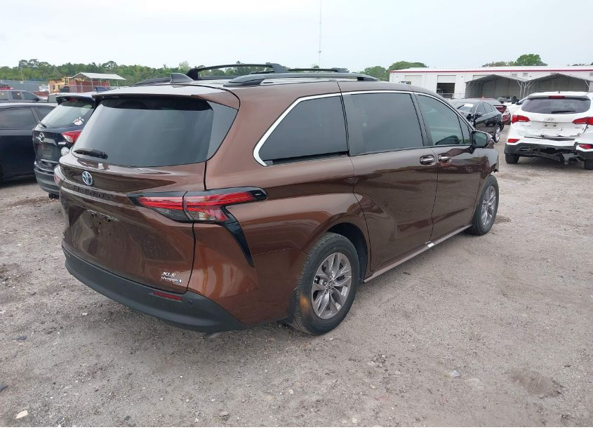 2022 Toyota Sienna - Image 5