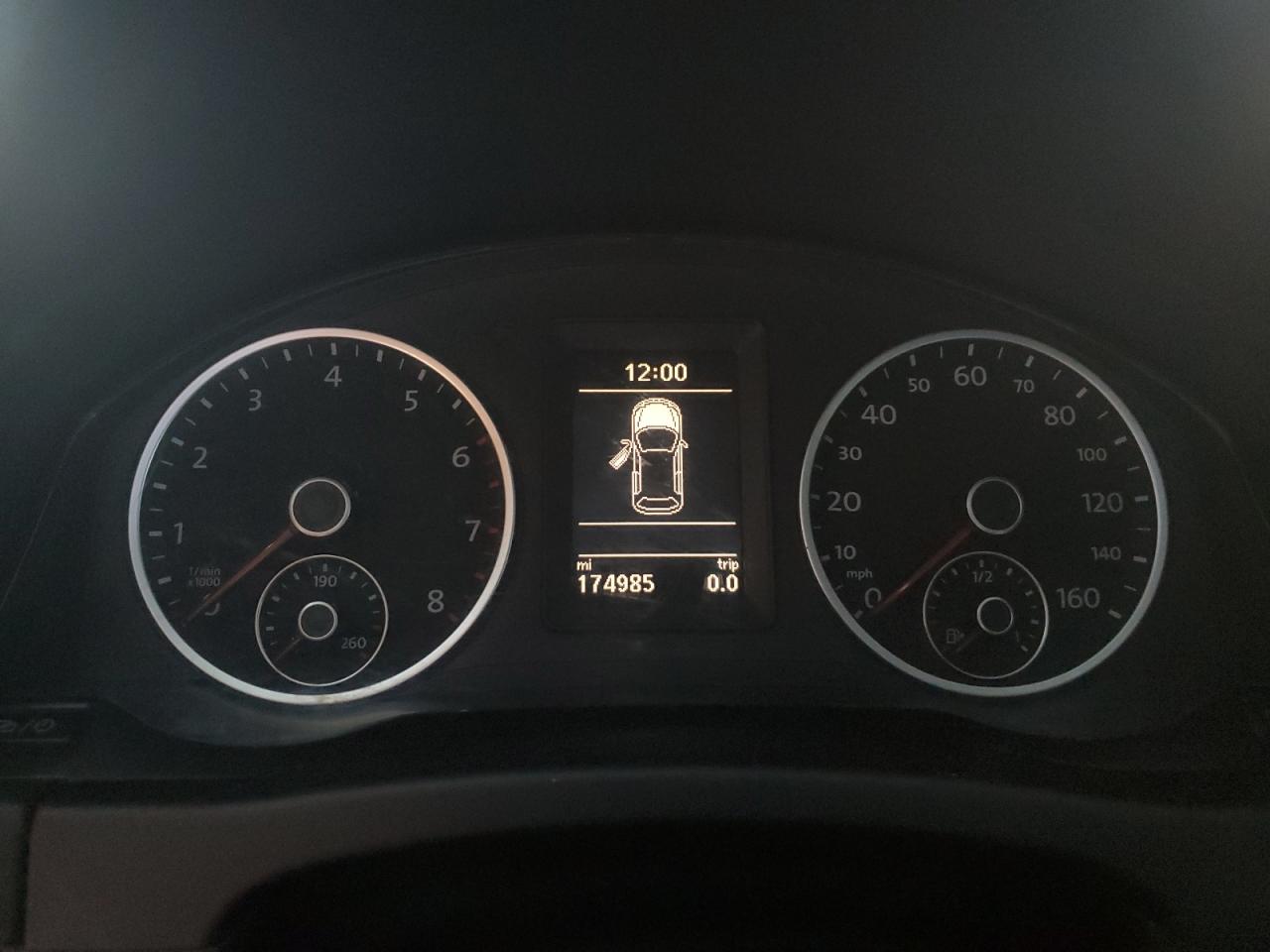 2013 VOLKSWAGEN TIGUAN - Image 9