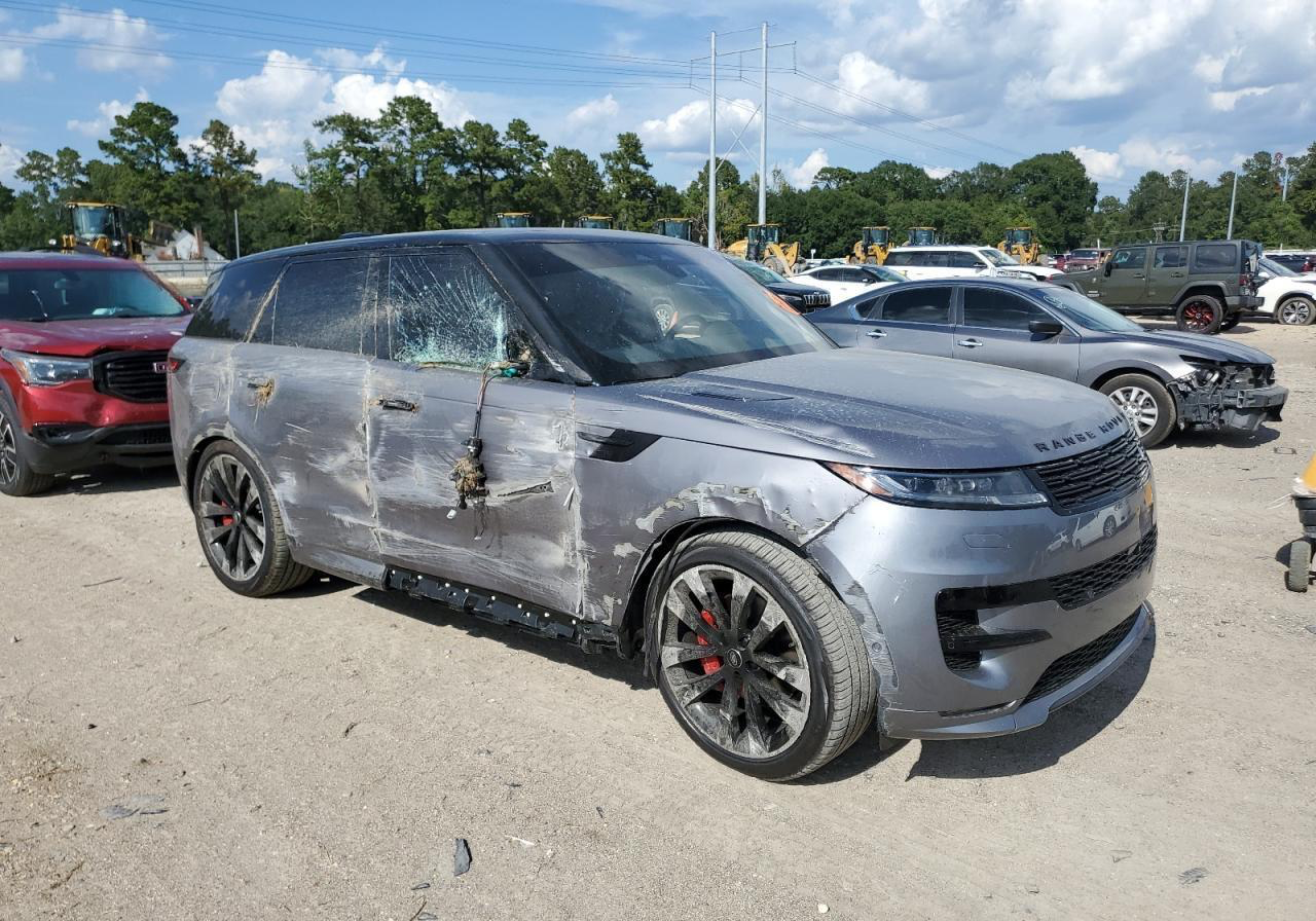 2024 Land Rover Range Rover Sport - Image 3