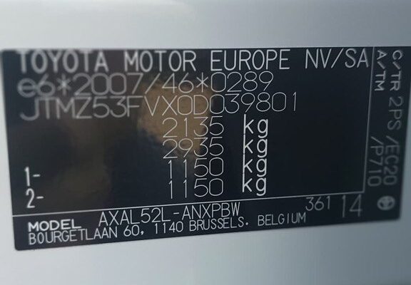 2024 Toyota RAV4 - Image 9