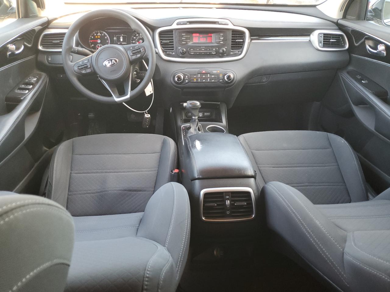 2017 KIA SORENTO - Image 8