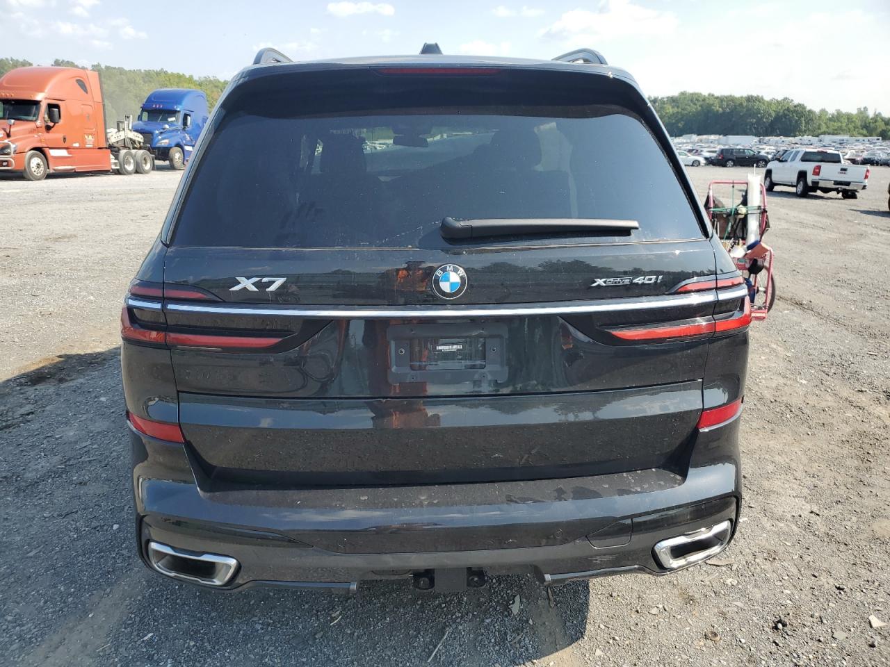 2024 BMW X7 - Image 6