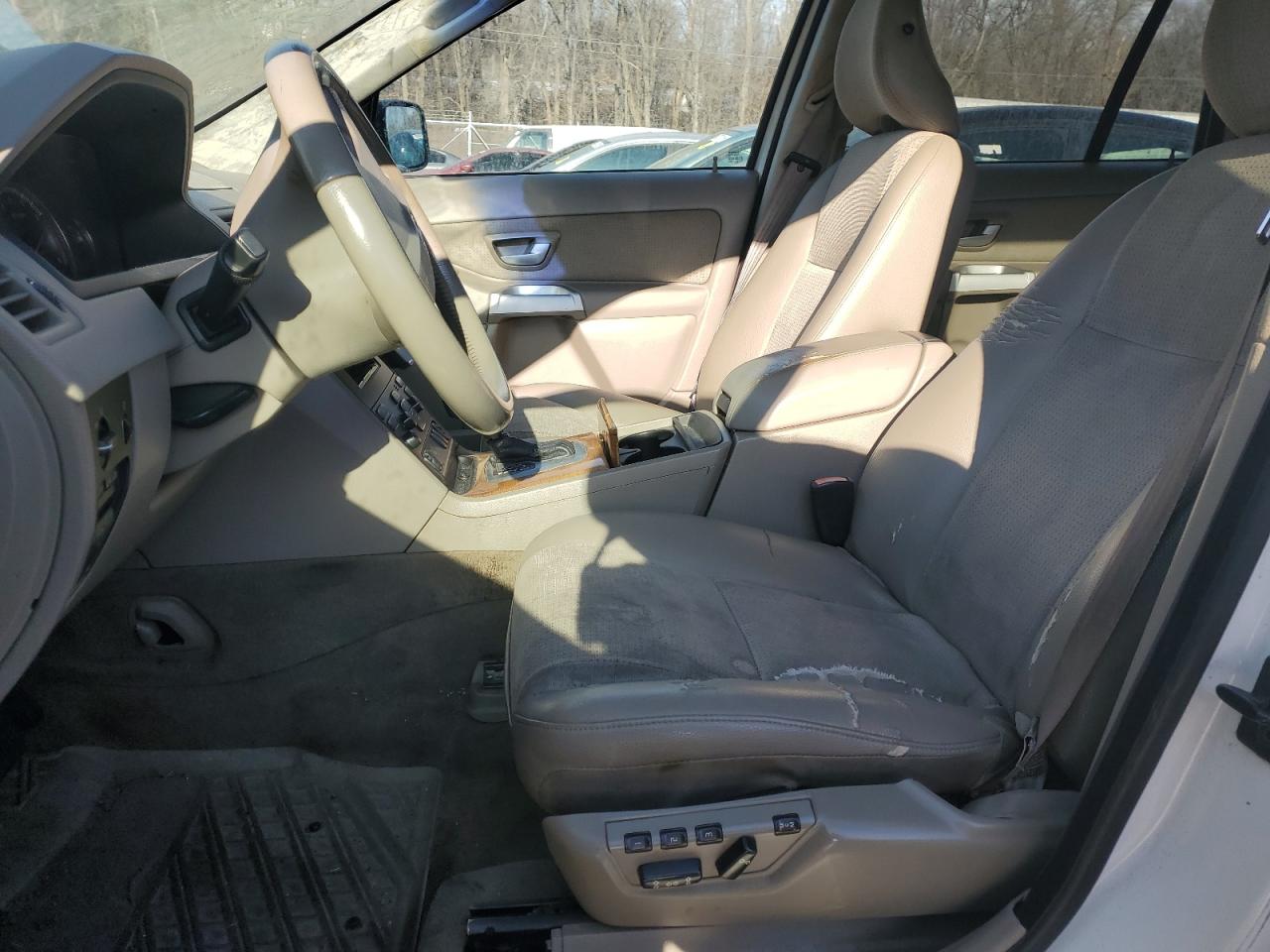 2005 VOLVO XC90 - Image 7
