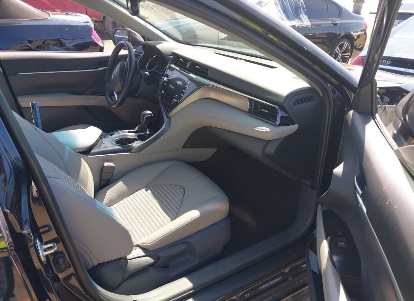 2019 Toyota Camry - Image 6