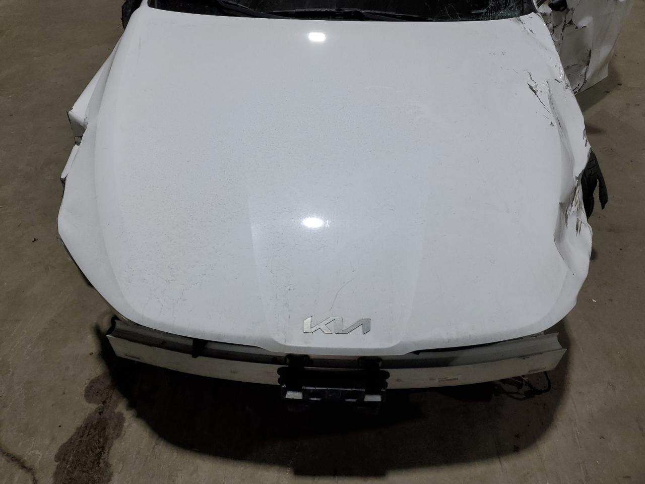 2022 KIA K5 - Image 11