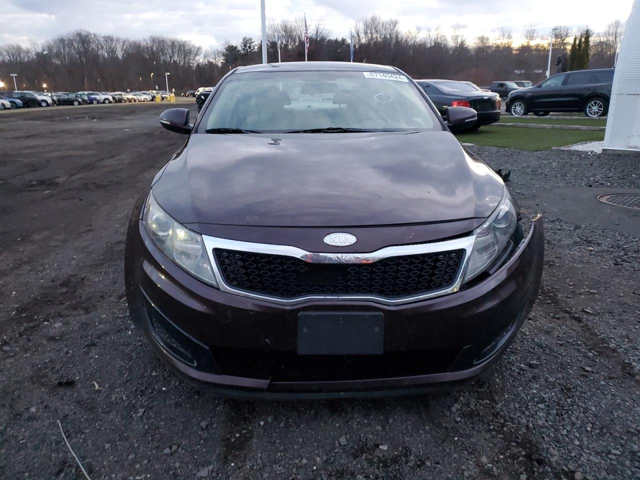 2011 KIA OPTIMA BURGUNDY - Image 5