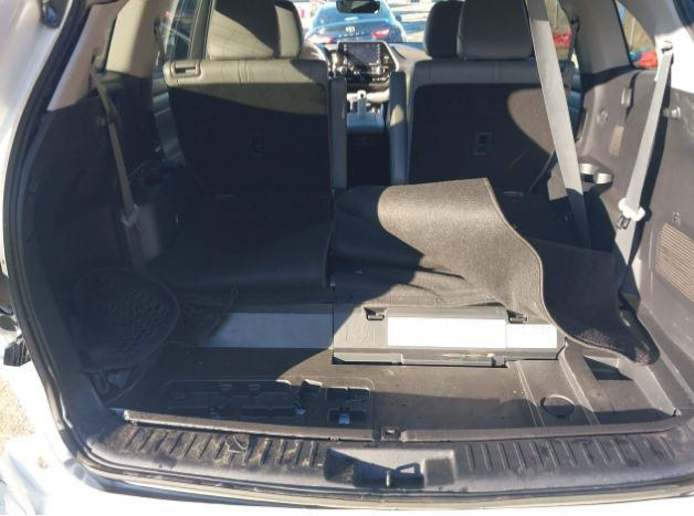 2022 Toyota Highlander - Image 8