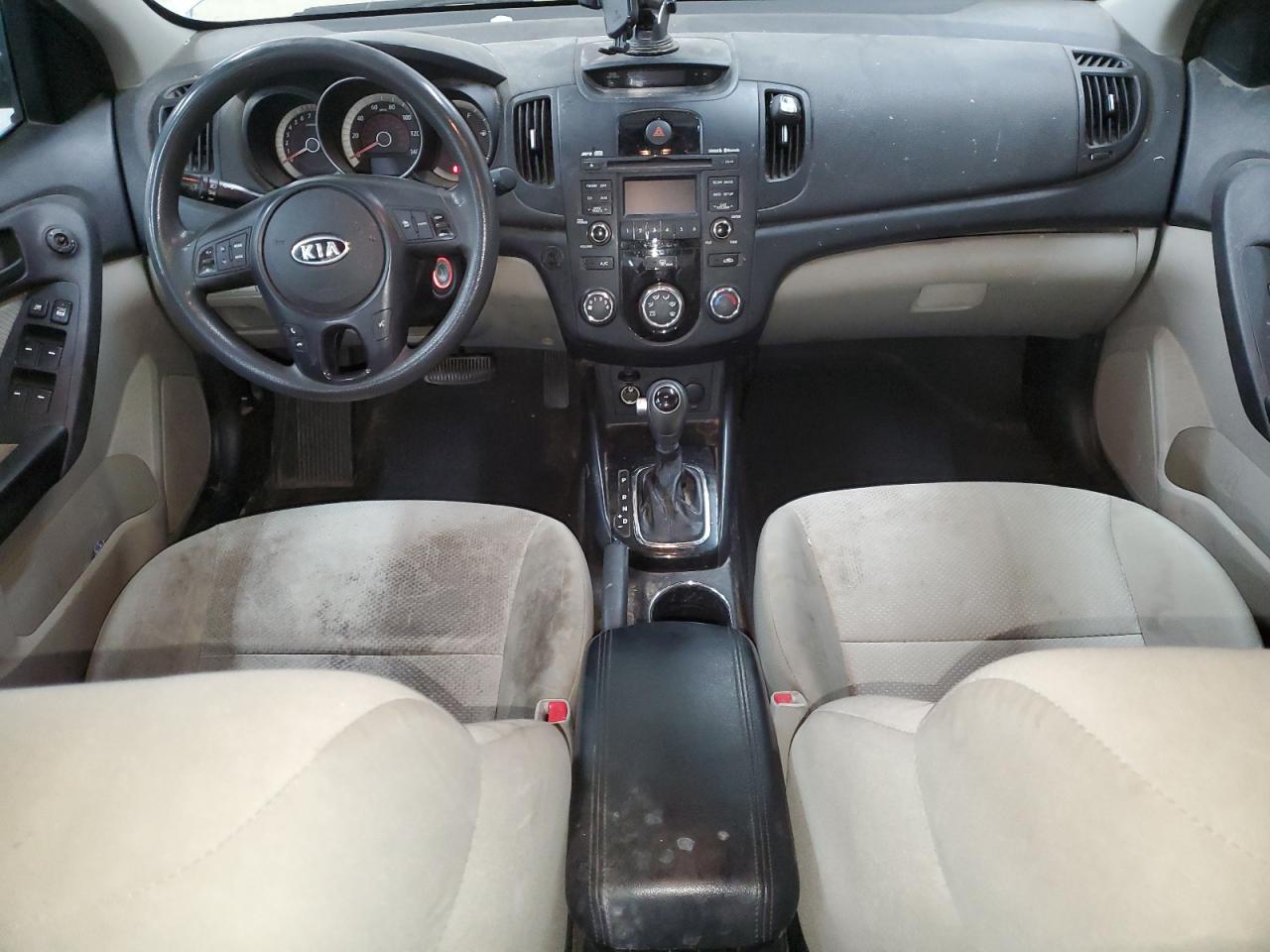 2011 KIA FORTE - Image 8
