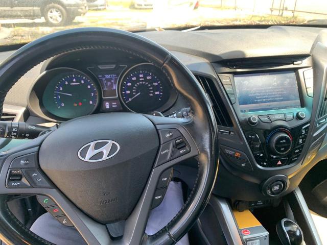 2015 Hyundai Veloster - Image 9
