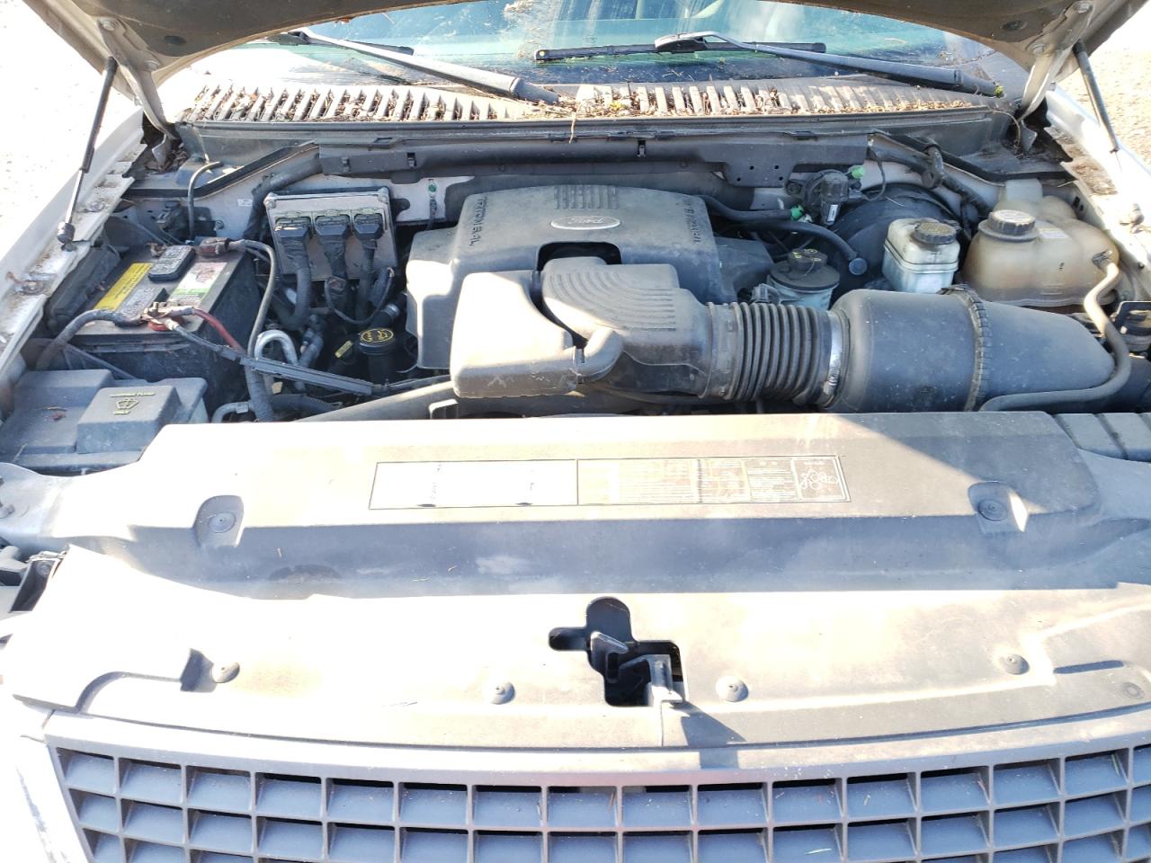 2004 Ford Expedition - Image 12