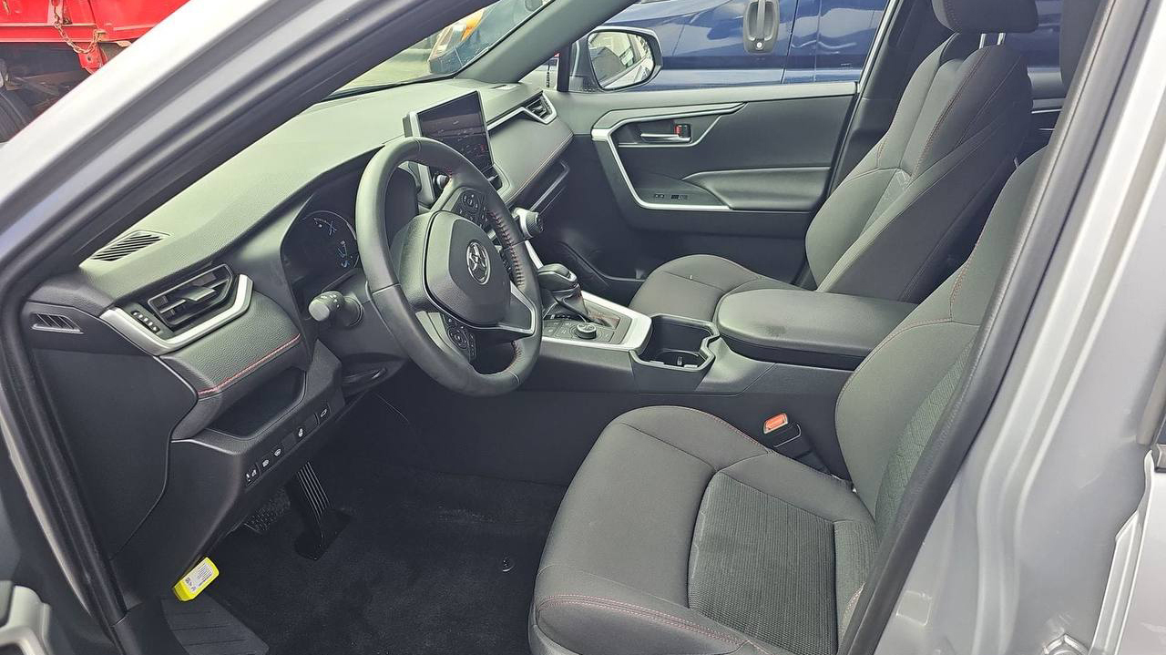 2024 Toyota Rav4 Hybrid - Image 6