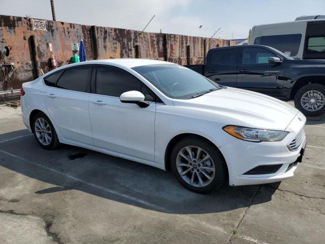 2017 Ford FUSION - Image 4