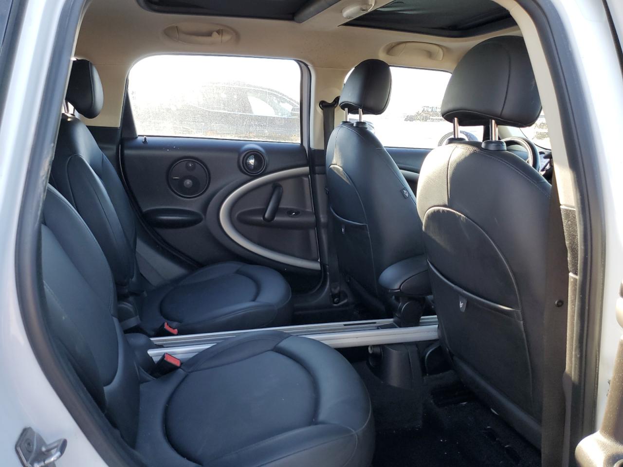 2011 MINI COOPER - Image 11