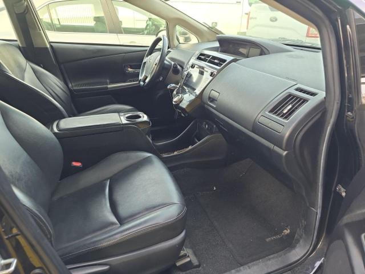 2015 TOYOTA PRIUS - Image 5