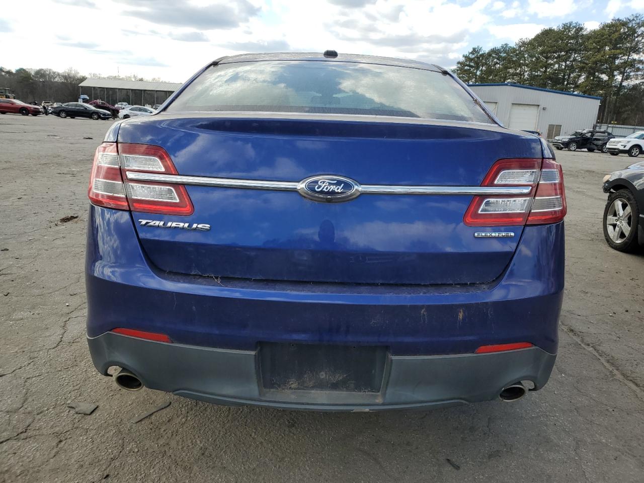 2015 Ford Taurus - Image 6