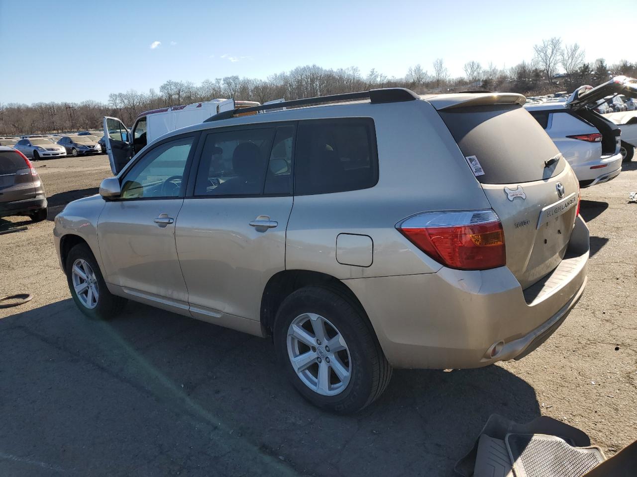 2008 TOYOTA HIGHLANDER GOLD - Image 2