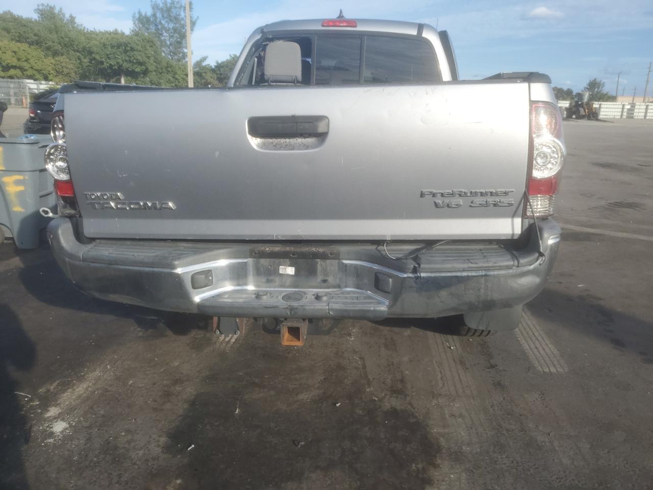 2015 TOYOTA TACOMA PRE SILVER - Image 6