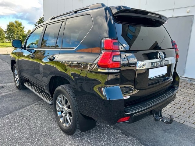 2021 Toyota Land Cruiser Prado - Image 3