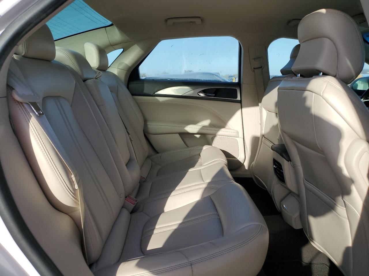 2019 LINCOLN MKZ - Image 10