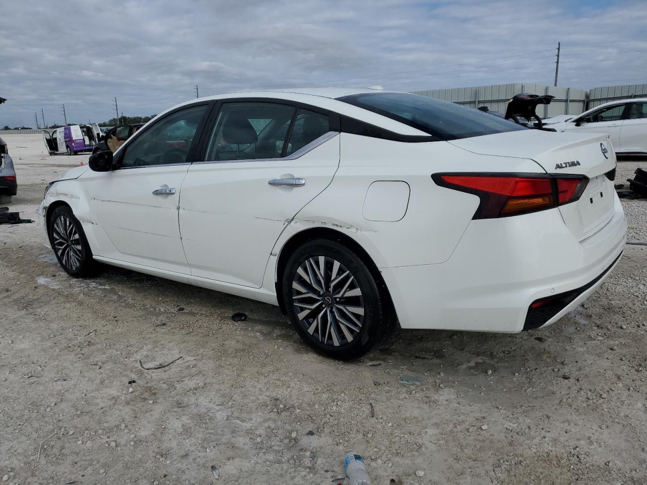 2025 NISSAN ALTIMA WHITE - Image 2