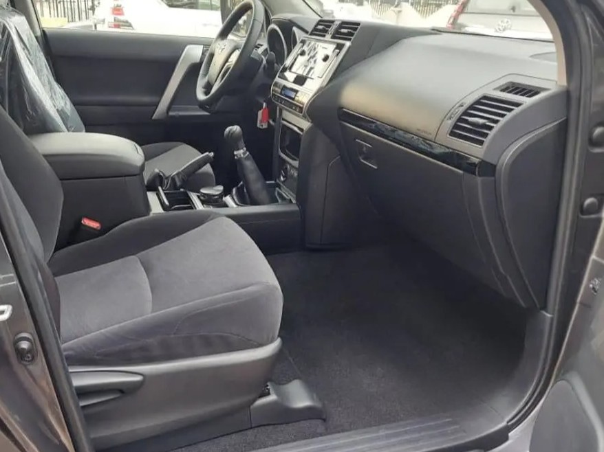 2021 Toyota Land Cruiser Prado - Image 6