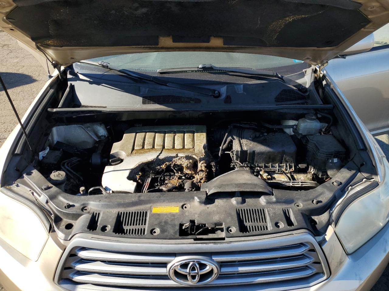 2008 TOYOTA HIGHLANDER GOLD - Image 11
