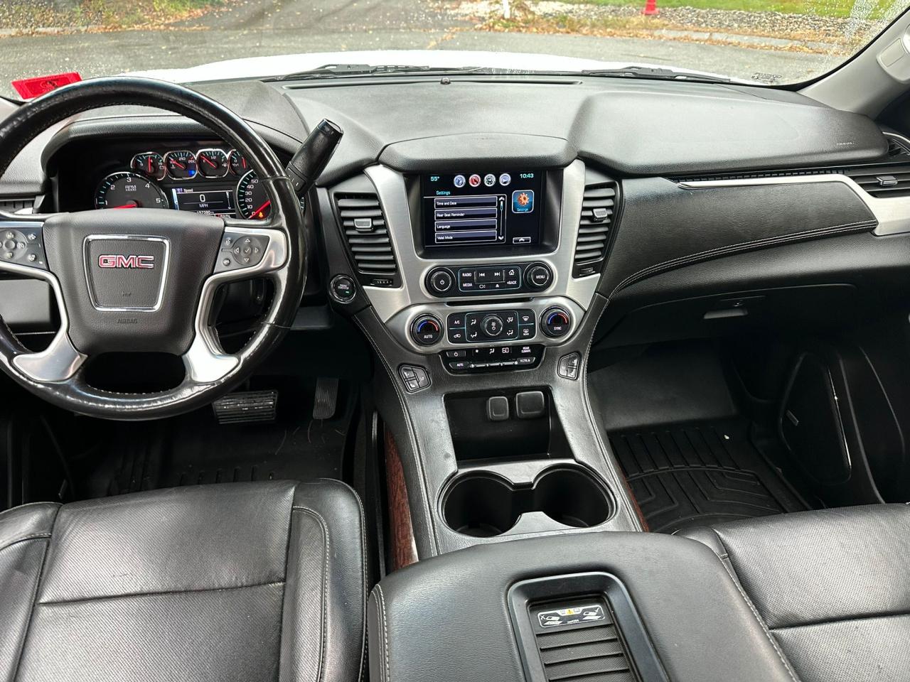 2017 GMC YUKON - Image 9